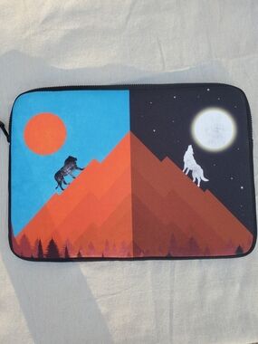 Wolf & Lion Laptop Sleeve